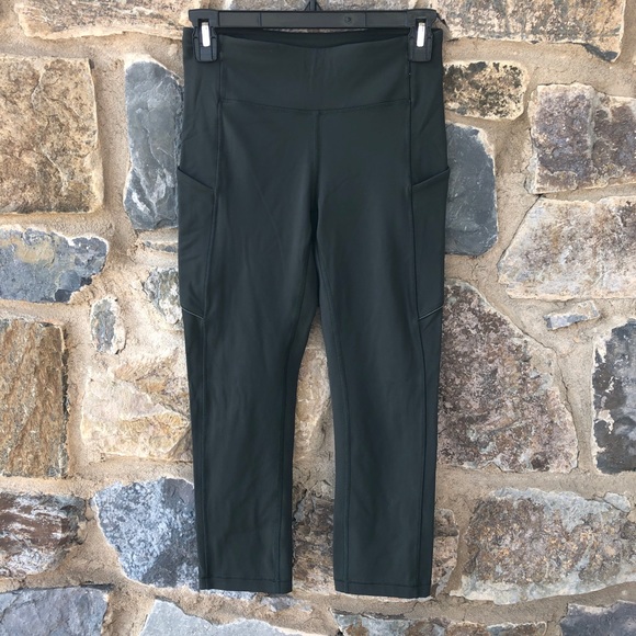 lululemon athletica Pants - Lululemon Speed Up Crop 21" size 4